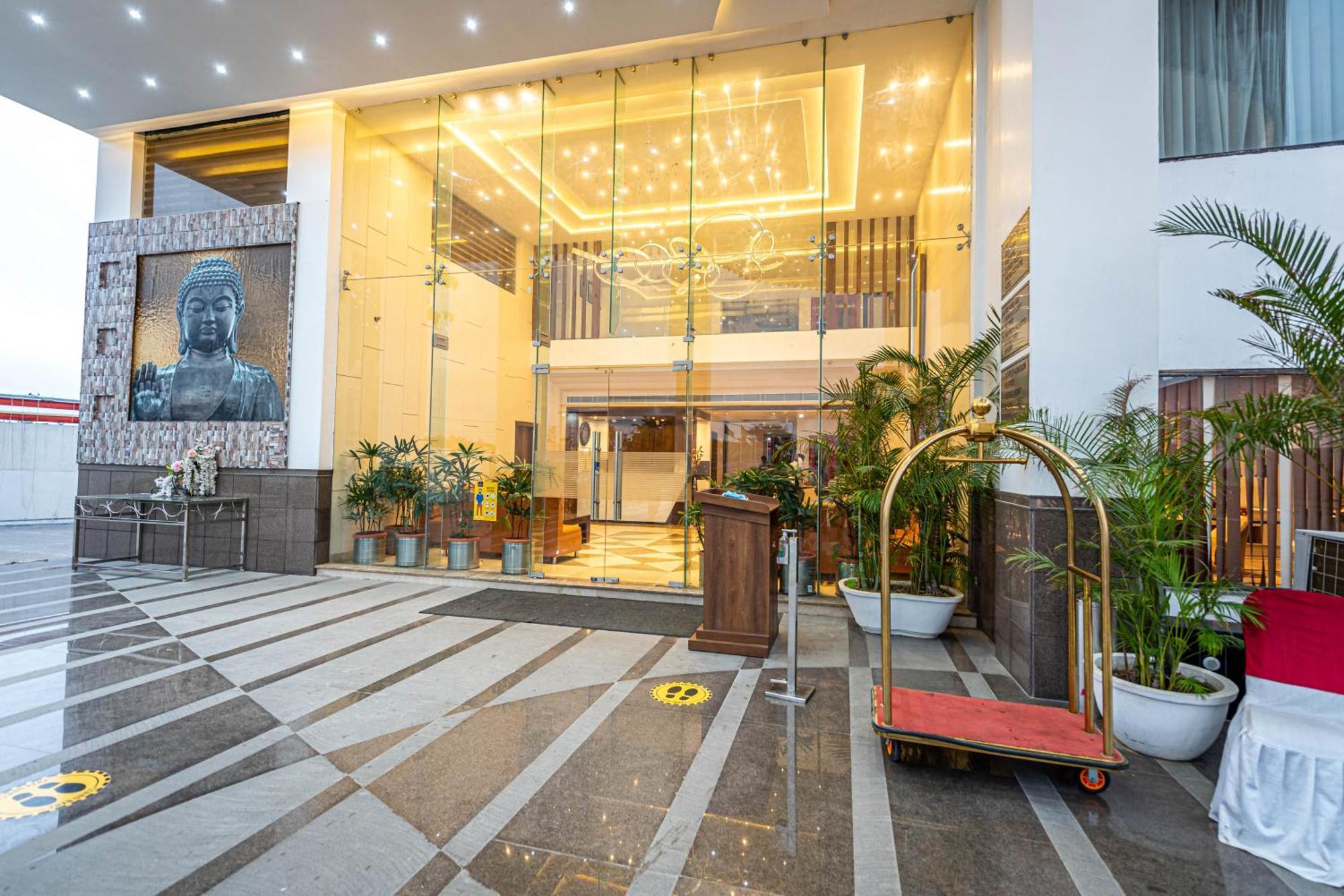 The Elite Lucknow Convention Hotel Esterno foto