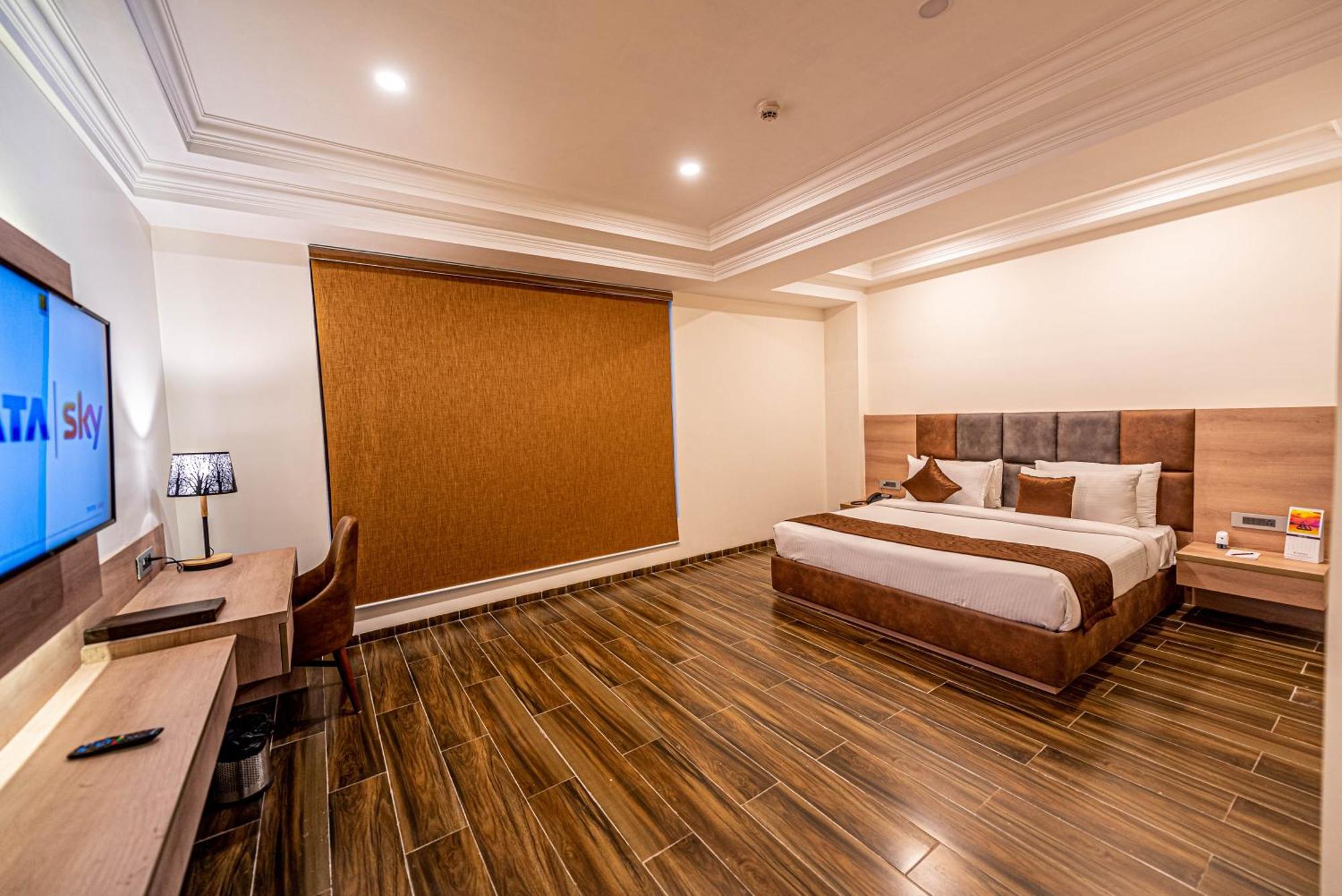 The Elite Lucknow Convention Hotel Esterno foto